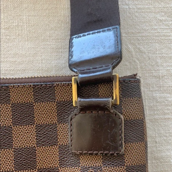 Authentic Louis Vuitton crossbody - Picture 14 of 14